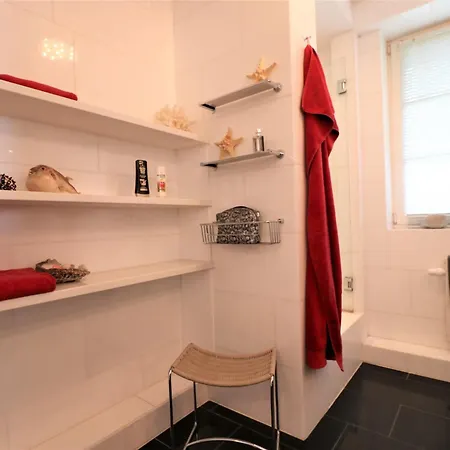 Alter Krug App 22, Coco De 维克